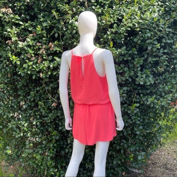 💋NWT BEBE Natalie Pleated Round Neck Short Minimalist Romper - Picture 12 of 12